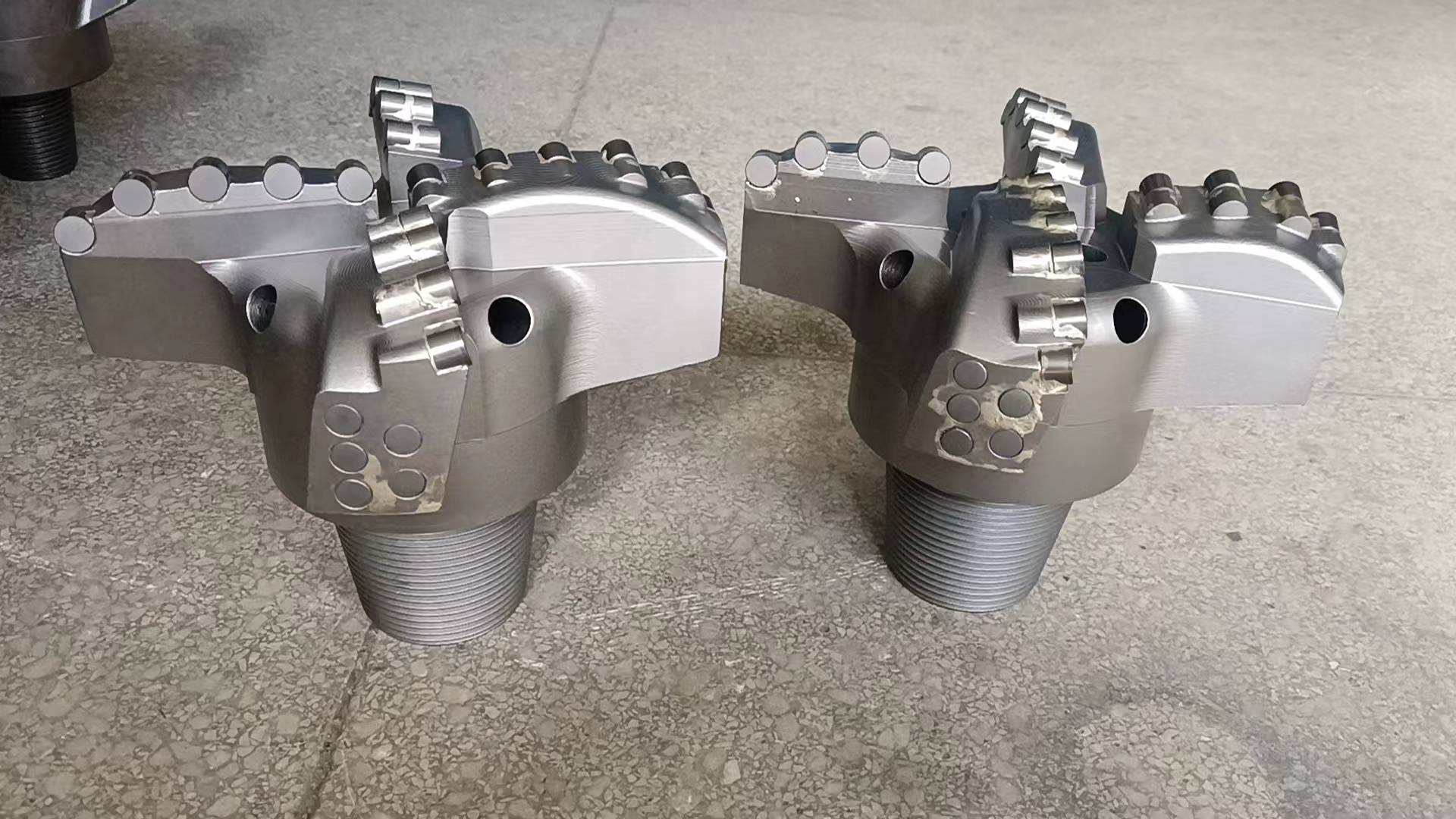 合金钢胎体钻头