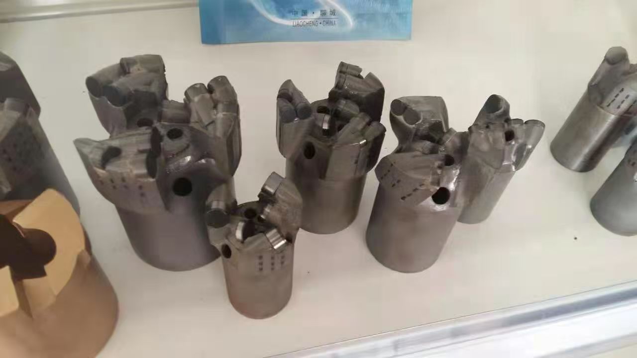 PDC烧结胎体钻头